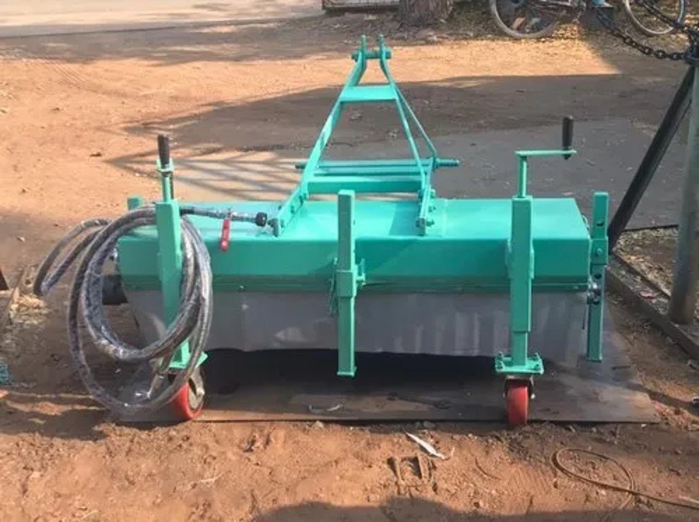 mechanical-tractor-linked-broomer-assembly